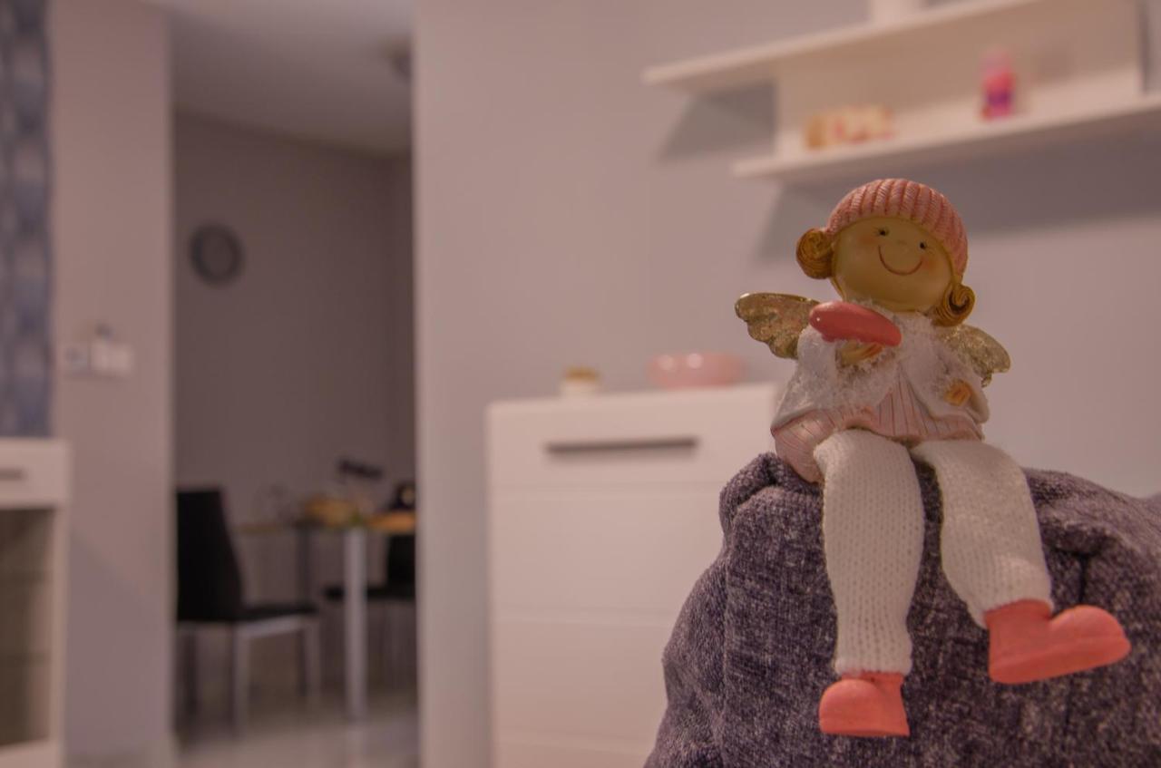 Oros House Apartmanház Orosháza Esterno foto