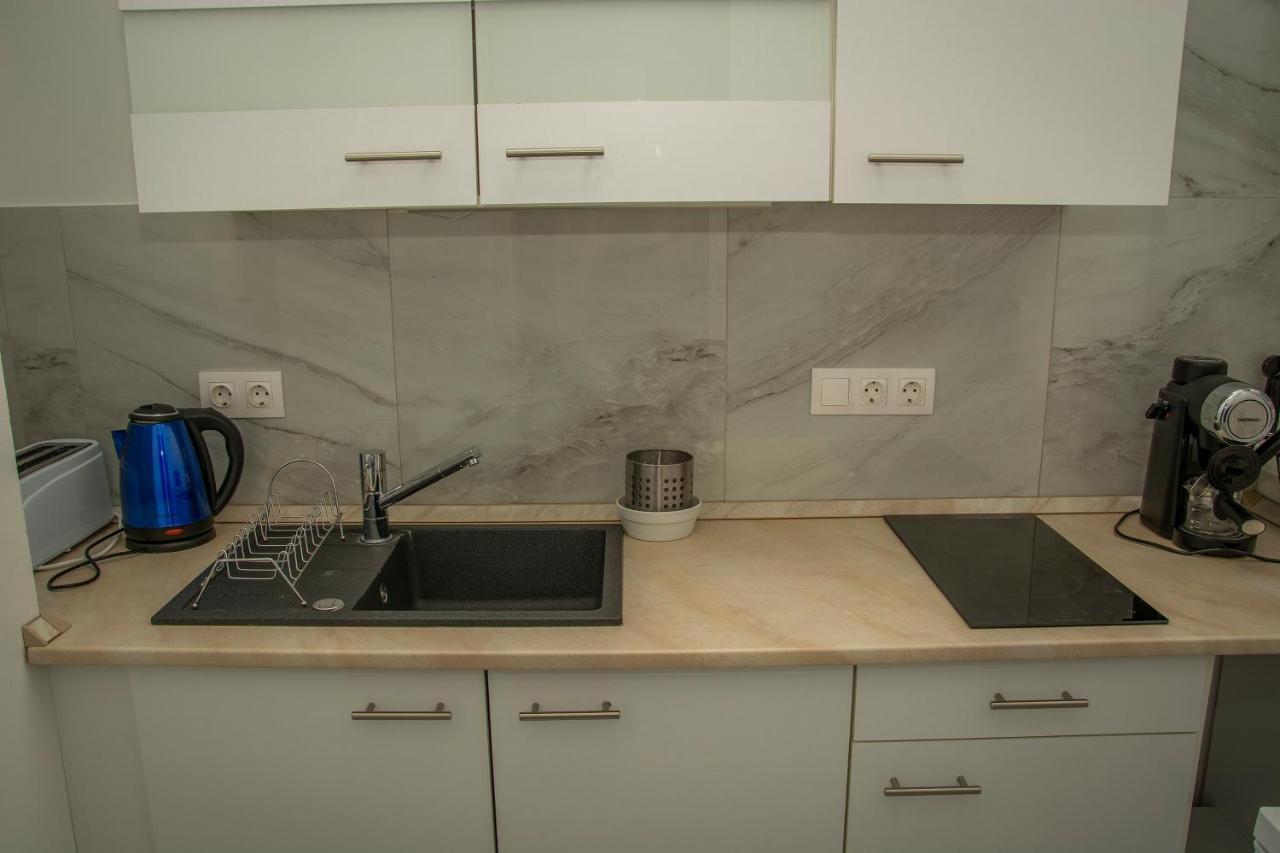 Oros House Apartmanház Orosháza Esterno foto
