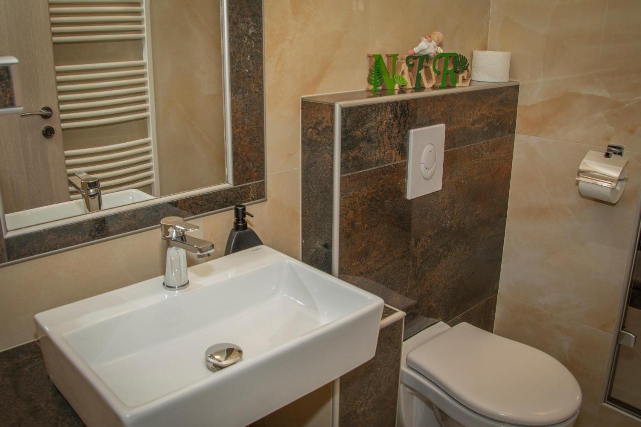 Oros House Apartmanház Orosháza Esterno foto