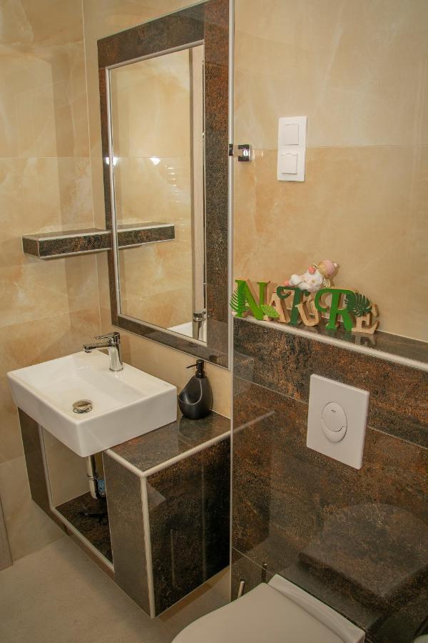 Oros House Apartmanház Orosháza Esterno foto