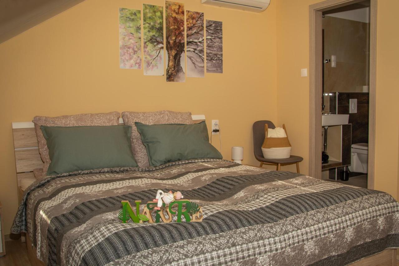 Oros House Apartmanház Orosháza Esterno foto