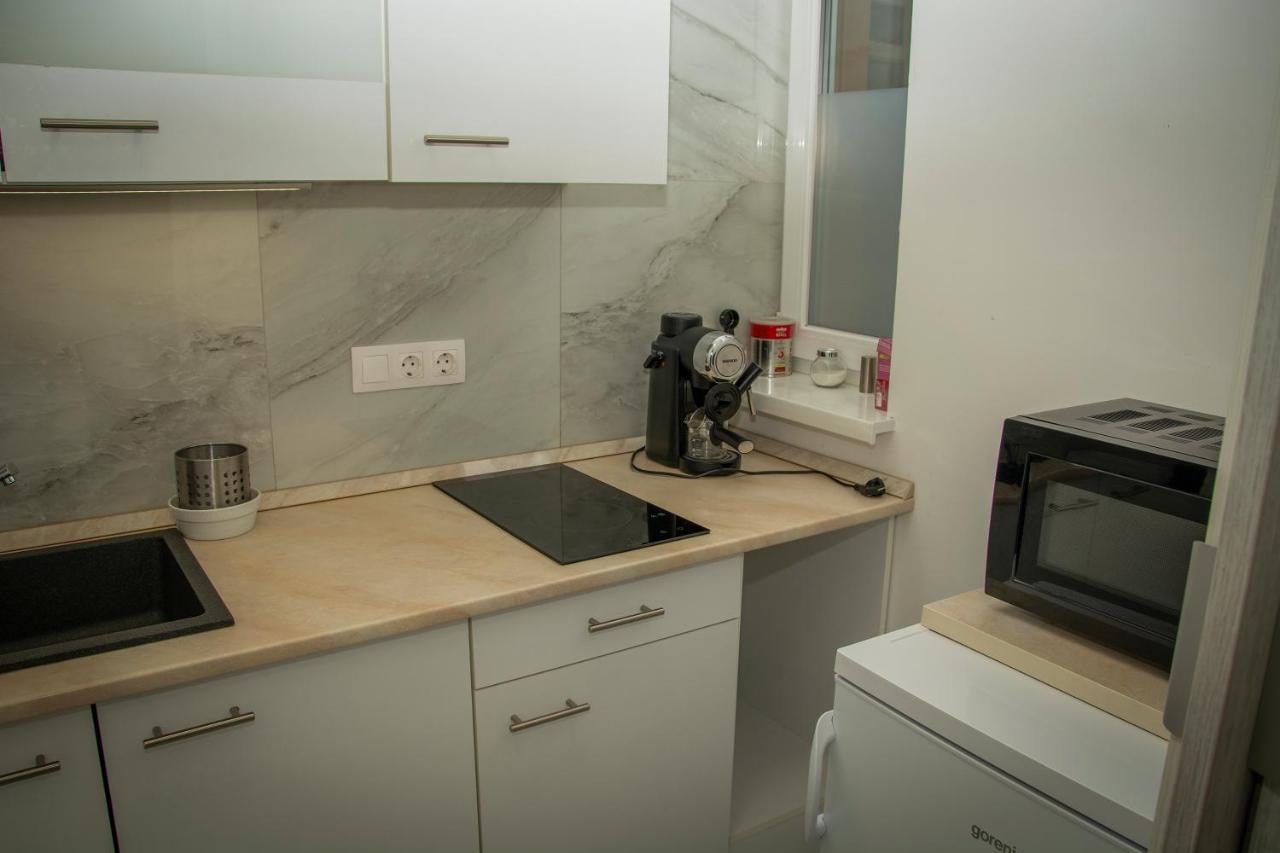 Oros House Apartmanház Orosháza Esterno foto